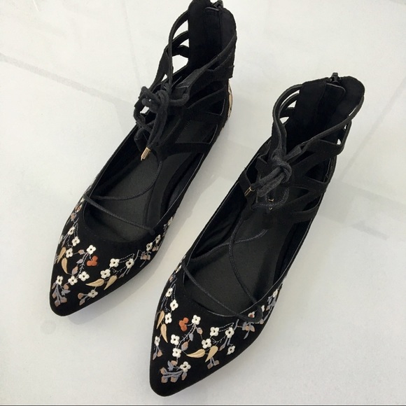 Black floral lace up sandal - Picture 3 of 5